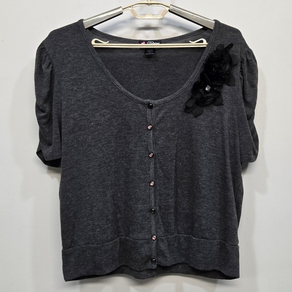 Love Delirious Tops - Love Delirious Shirt‎ Top Plus Size 3X Gray Puff Sleeve Floral Applique Coquette